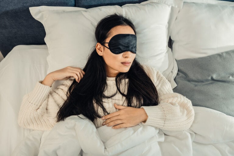 睡前使用熱敷眼罩讓你放鬆好入眠